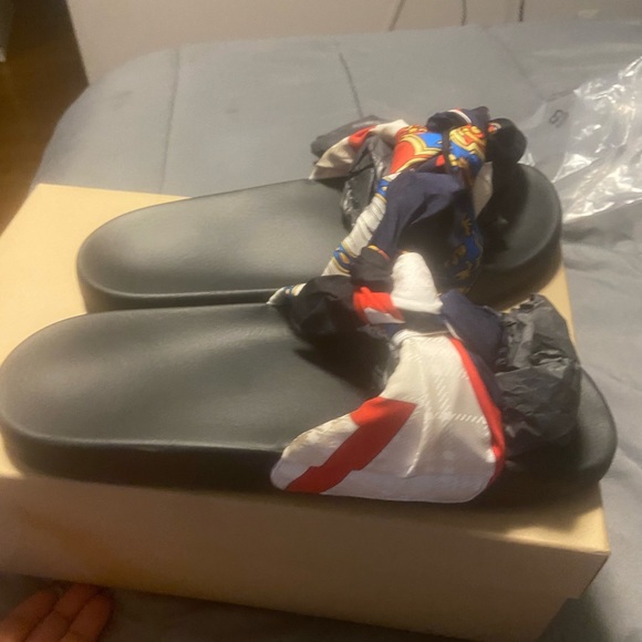 Designer sandals.. - Picture 5 of 6